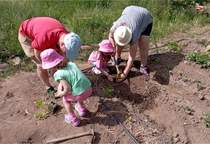 Niños huerto