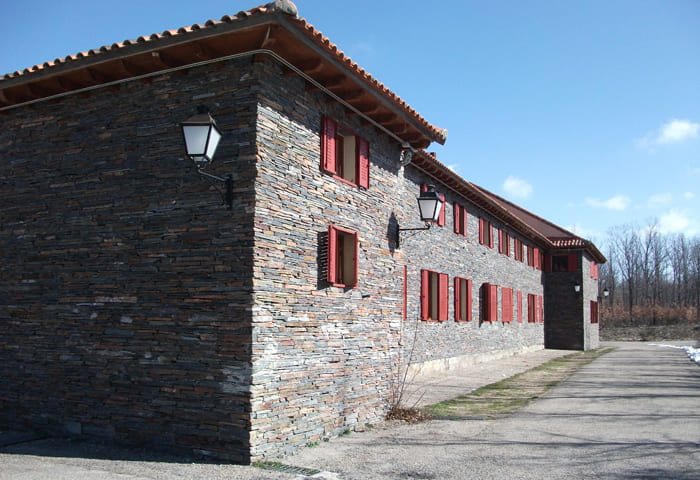 alojamientos-rascafria-albergue-juvenil-los-batanes